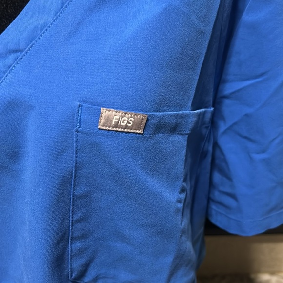 FIGS Women’s Technical Collection Blue Casma Three-Pocket Scrub Top Size XXL - Picture 2 of 6